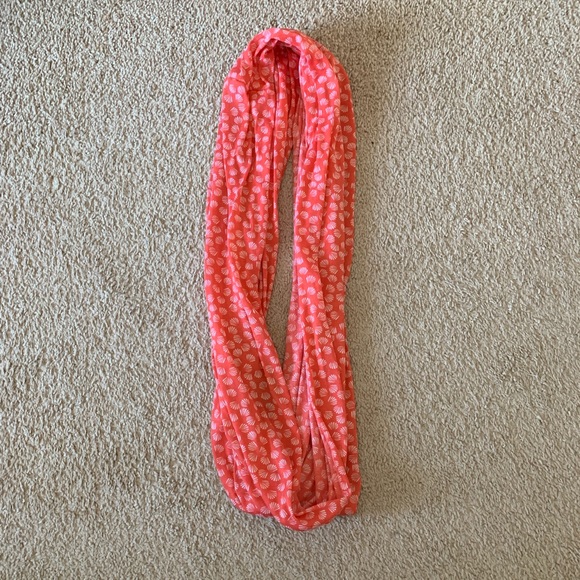 Old Navy Seashell Scarf - Picture 2 of 5